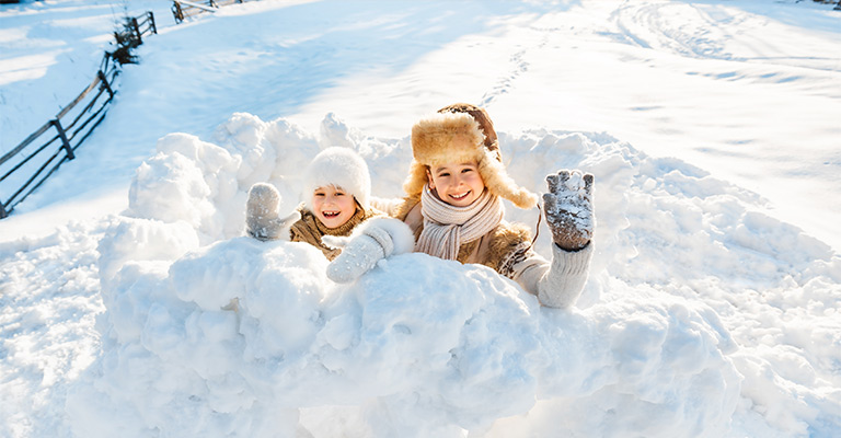 Dzieci w śniegu
