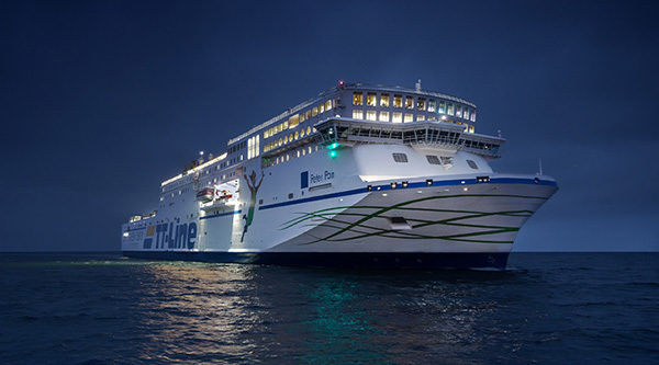 Black Week, färja belyst i mörker