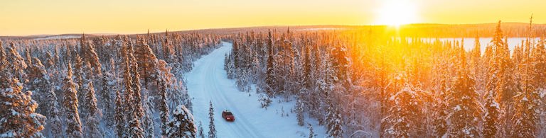 Zimowe zasady na drogach w Szwecji: opony (3PMSF/studded), terminy, przepisy - poradnik kierowcy z promu