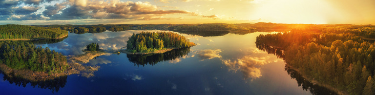 Nationalparks Seenlandschaft in Schweden