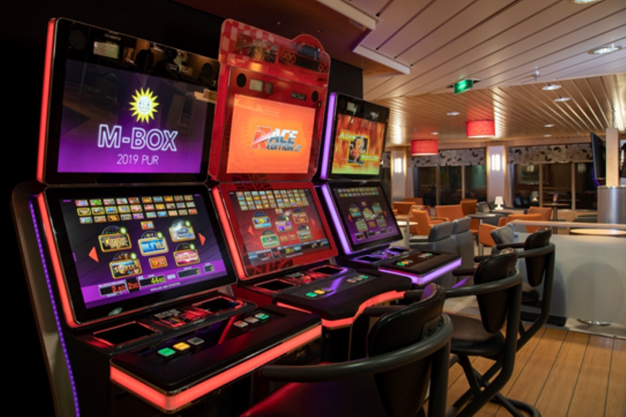 Spelautomater i casinot ombord på TT-Line färjor.